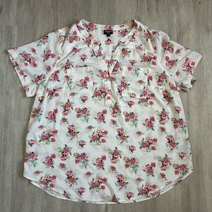 Torrid 2 Harper Cream red pink Floral Blouse short sleeve v-neck